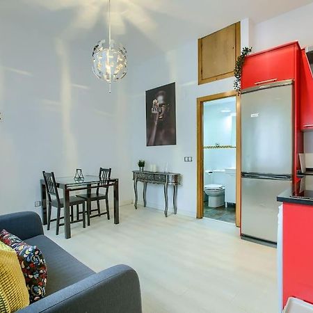 Cozy Getaway In Madrid Apartment ภายนอก รูปภาพ