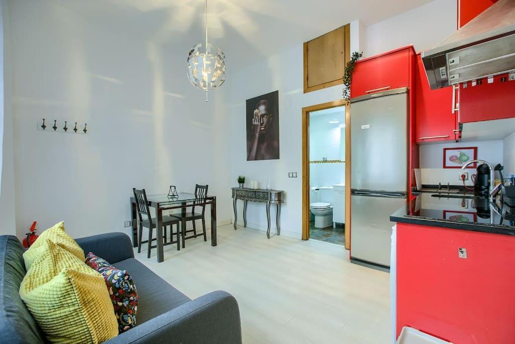 Cozy Getaway In Madrid Apartment ภายนอก รูปภาพ