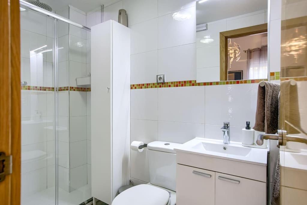 Cozy Getaway In Madrid Apartment ภายนอก รูปภาพ